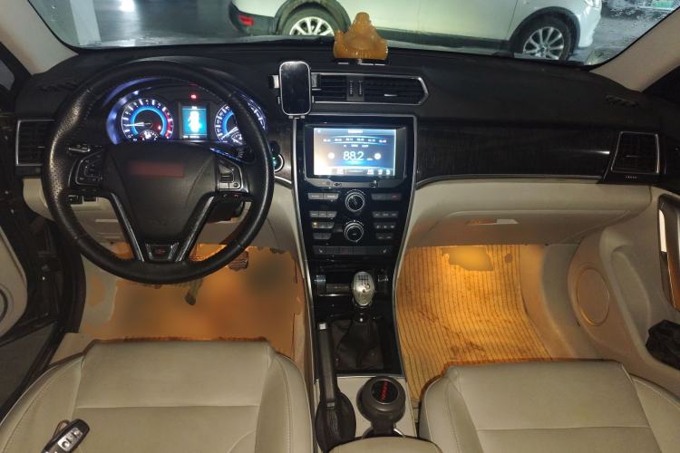 Used Haval H2 2014 1.5T Manual Two-Wheel Drive Elite Edition
