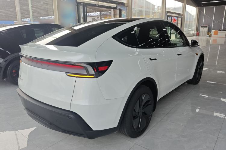 Used Tesla Model Y 2026 Rear-Drive Model
