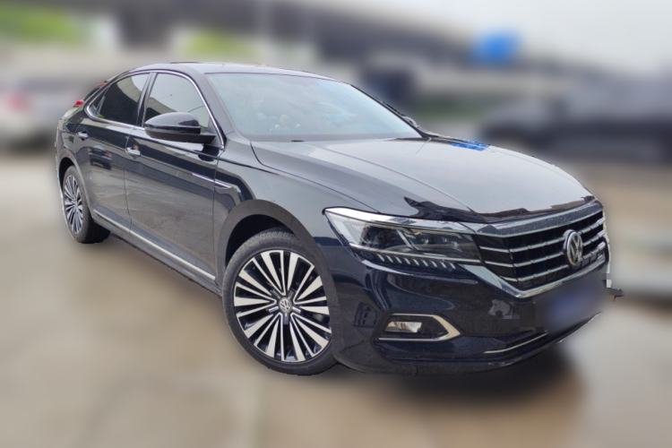Used Volkswagen Passat 2019 330TSI Luxury Edition China VI Standard Front Right 45 Deg