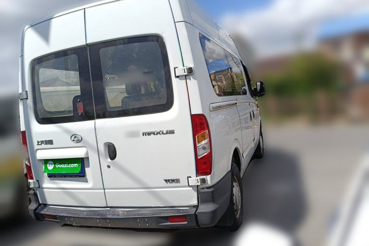 Used SAIC MAXUS Xintu V80 2015 2.5T Manual Aoyuntong Version Short Wheelbase Mid-Roof