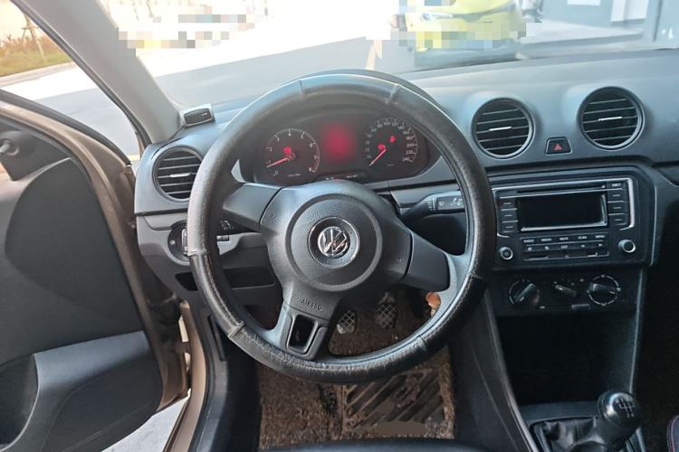 Used Volkswagen Jetta 2013 1.6L Manual Fashion Edition Steering Wheel