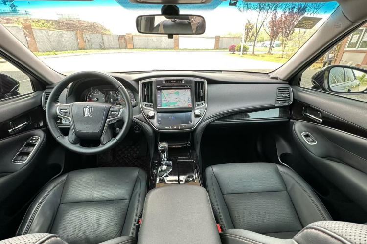 Used Toyota Crown 2015 2.0T Fashion Edition Interior 2