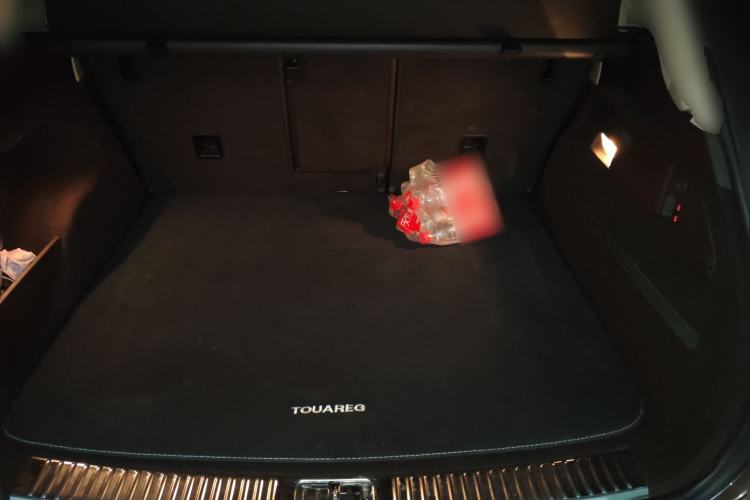 Used Volkswagen Touareg 2011 3.0 TSI Standard Version Trunk