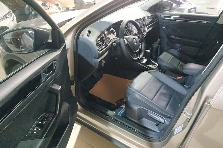 Used Volkswagen T-ROC 2018 280TSI DSG Two-Wheel-Drive Comfort Version China V Standard