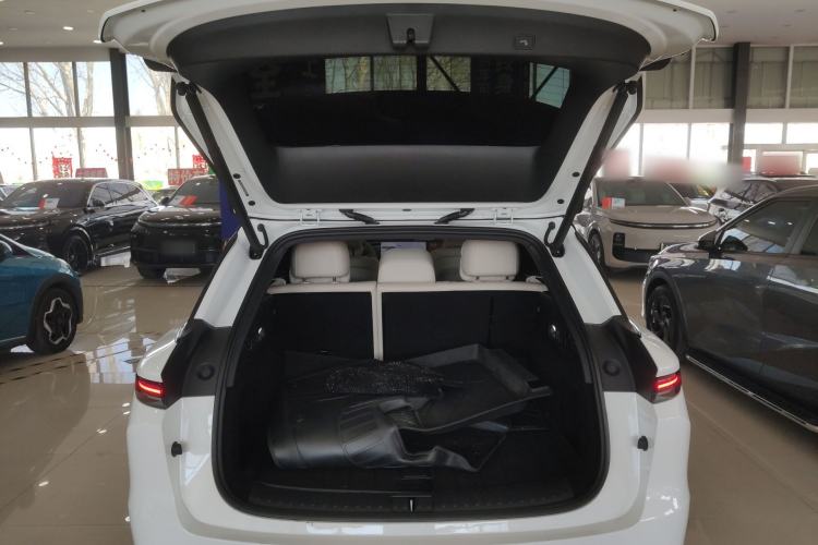 Used Li Auto i6 2025 Model Two-Wheel-Drive Standard Type Trunk