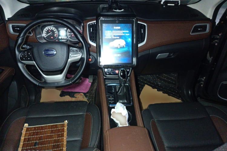 Used SWM X7 2017 1.5T Automatic Smart Enjoyment Version 7 Seats Center Console