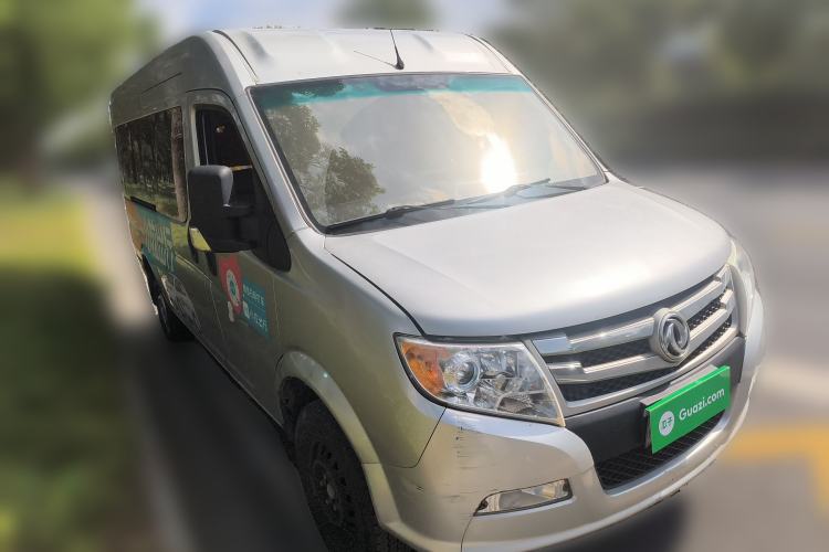 Used Dongfeng Yufeng 2018 2.5T Logistics Vehicle A100 Long Wheelbase Mid-Roof 5-9 Seater China V Emission Standard ZD25