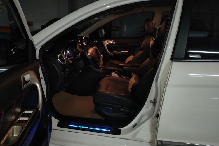 Used Haval H6 2013 Upgraded Model 1.5T Manual Two-Wheel Drive Elite Version
