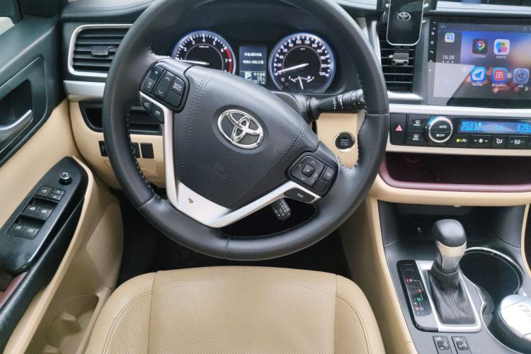Used Toyota Highlander 2017 2.0T Four-Wheel Drive Luxury Edition 7 Seats Steering Wheel