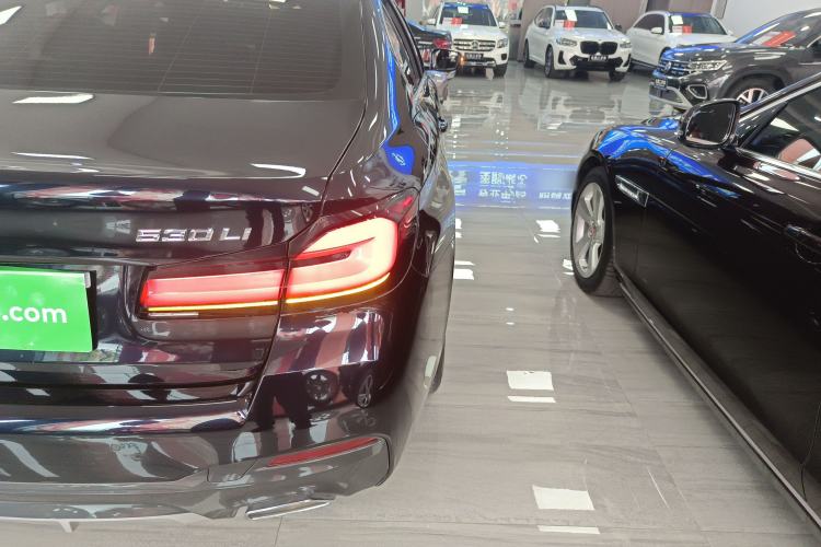 Used BMW 5 Series 2023 530Li Leading Model M Sport Package Exterior 3