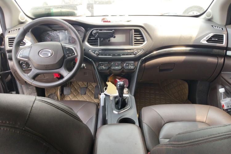 Used GAC Trumpchi GS4 2015 200T Manual Elite Edition Center Console