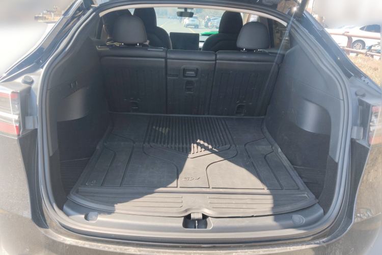 Used Tesla Model Y 2023 Rear-Wheel-Drive Version