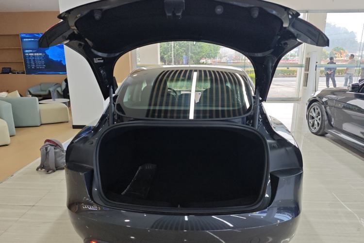 Used Tesla Model 3 2025 Rear-Wheel-Drive Version