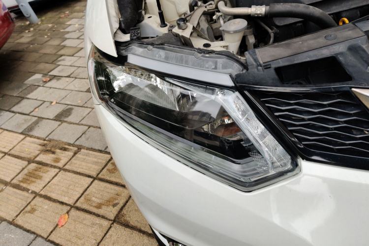 Used Nissan X-Trail 2014 2.0L CVT Comfort Edition 2WD Right Front Headlight