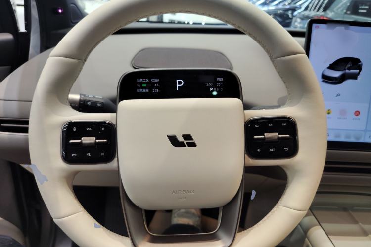 Used Li Auto i6 2025 Model Four-Wheel-Drive Standard Type Steering Wheel