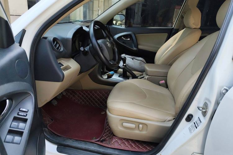 Used Toyota RAV4 2013 Special Edition 2.4L Manual 4x4 Prestige
