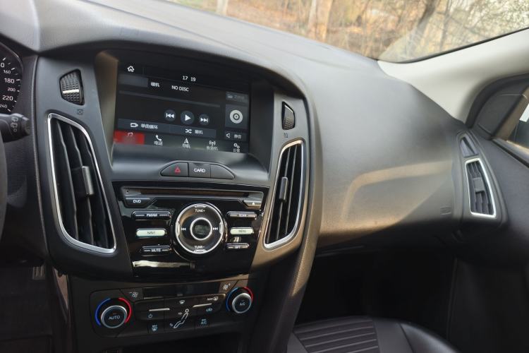 Used Ford Focus 2017 Hatchback 1.6L Manual Fashion Edition SmartDrive Version