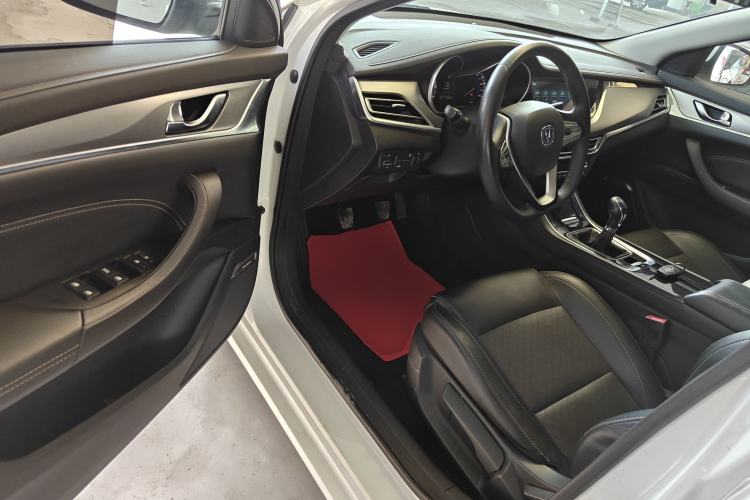 Used CHANGAN Eado 2019 High-Energy Edition 1.6L GDI Manual Pioneer Model China VI Standard