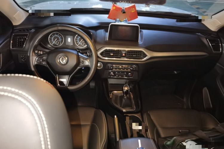 Used Dongfeng Fengon S560 2019 1.8L Manual Urban Model Center Console