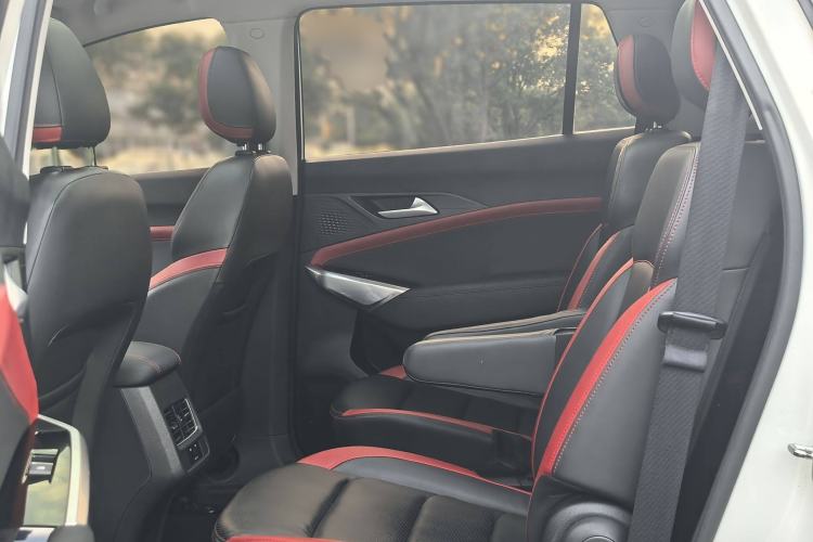 Used SOL X8 2021 300T DCT Leading Smart Connectivity Version 6 Seats