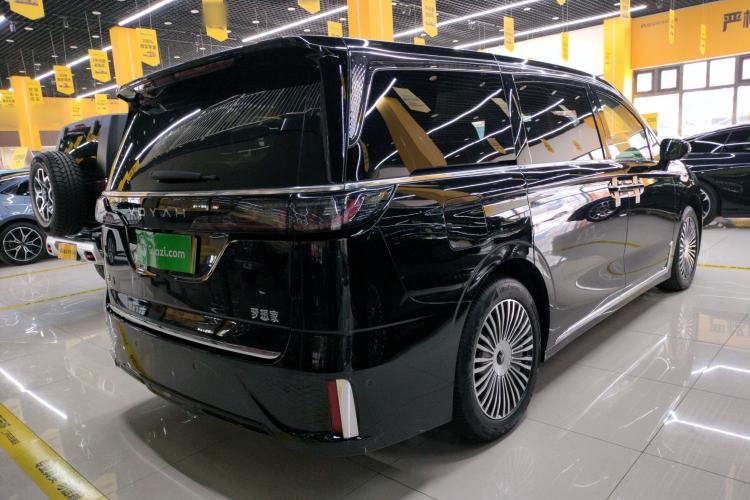 Used VOYAH Dream 2025 PHEV Four-Wheel Drive Excellence Kunpeng Edition