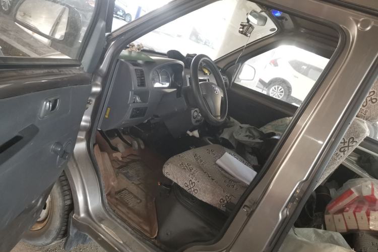 Used BAIC Weiwang 306 2011 1.3L base model 7 seats Driver Seat