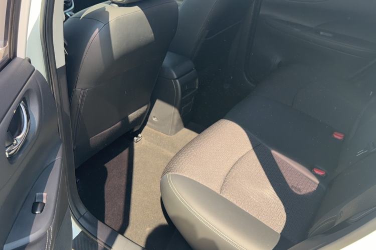 Used Nissan Tiida 2016 1.6L CVT Smart Drive Edition Interior 1