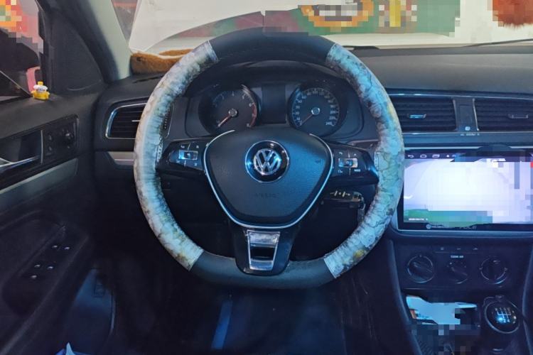 Used Volkswagen Lavida 2017 1.6L Manual Fashion Edition Steering Wheel