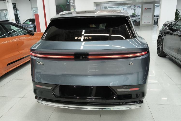 Used Zeekr 7X 2025 100 kWh Long-Range Rear-Wheel Drive with Intelligent Driving Features