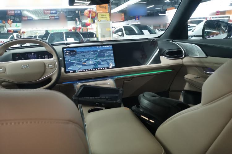 Used XPeng G9 2025 625 Long-Range Max Interior 2