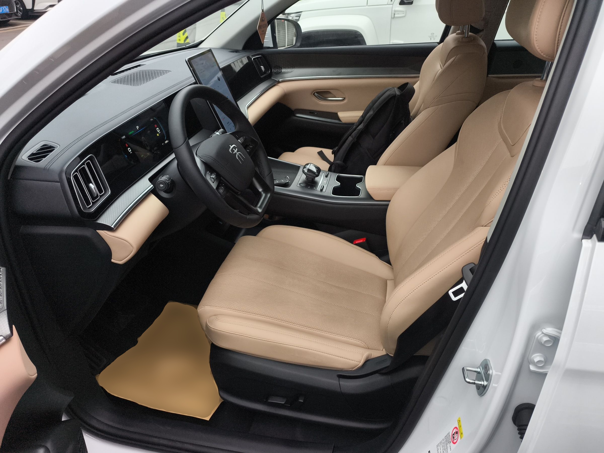 Переднее сиденье в автомобиле