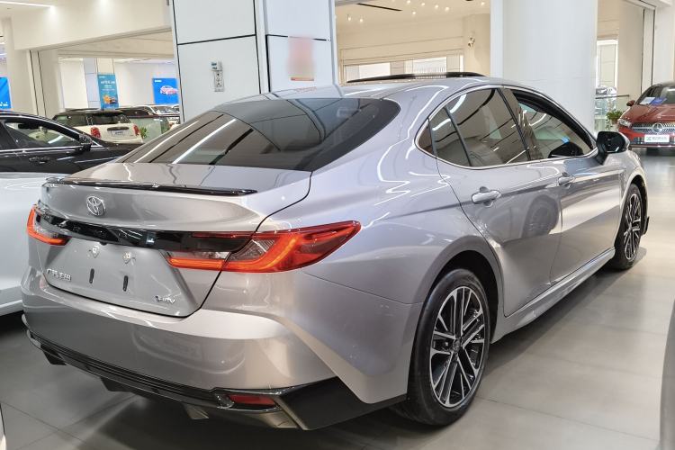 Used Toyota Camry 2026 Model Dual-Engine 2.0HSE Sport Lite Edition