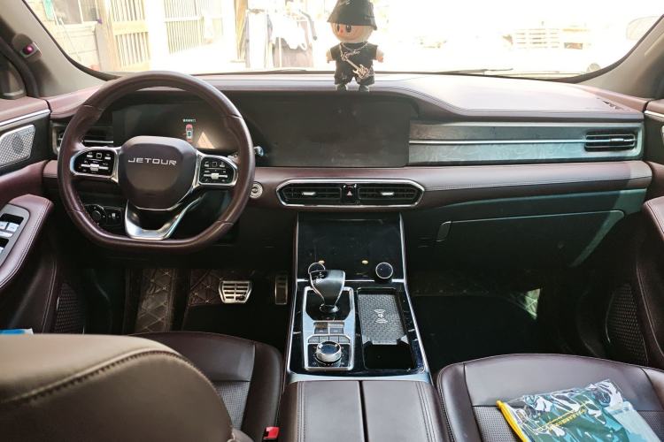 Used JETOUR X90 2022 Zilong 2.0T DCT Wushen Edition 7-Seater Center Console