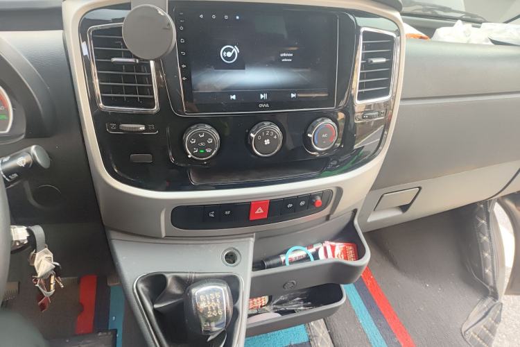 Used Dongfeng Yufeng Yufeng 2021 2.3T Power King Rear-Drive Logistics Vehicle Long Wheelbase High Roof Dual Rear Tires 6–9 Seats China VI Standard M9T
