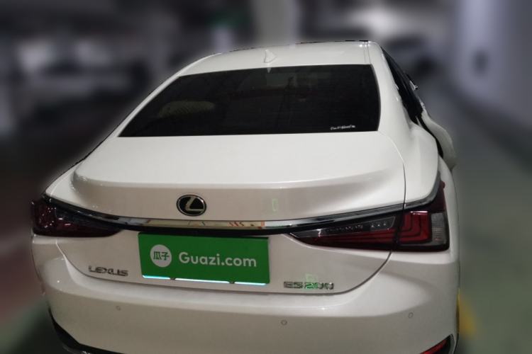 Used Lexus ES 2018 200 Excellence Edition China VI Standard
