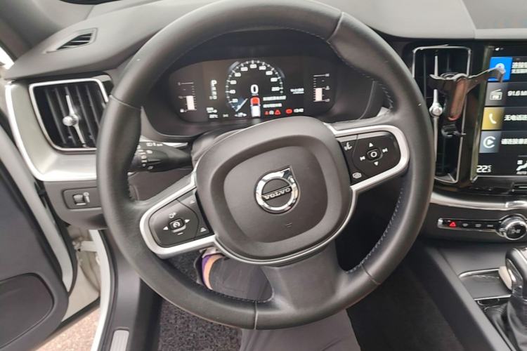 Used Volvo XC60 2019 T5 4x4 Smart Edition China V Standard
