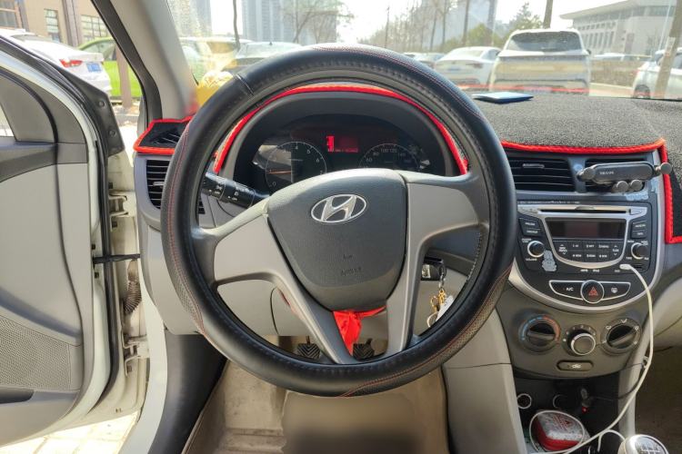 Used Hyundai Verna (older generation) 2016 1.4L Manual Smart GLS Trim
