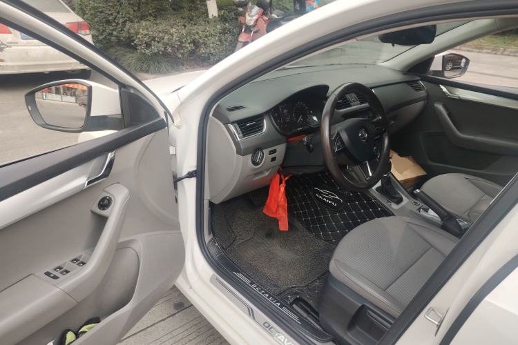 Used Skoda Octavia 2015 1.6L Automatic Yijie Edition
