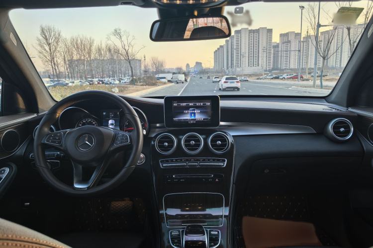 Used Mercedes-Benz GLC 2017 GLC 260 4MATIC Luxury Model