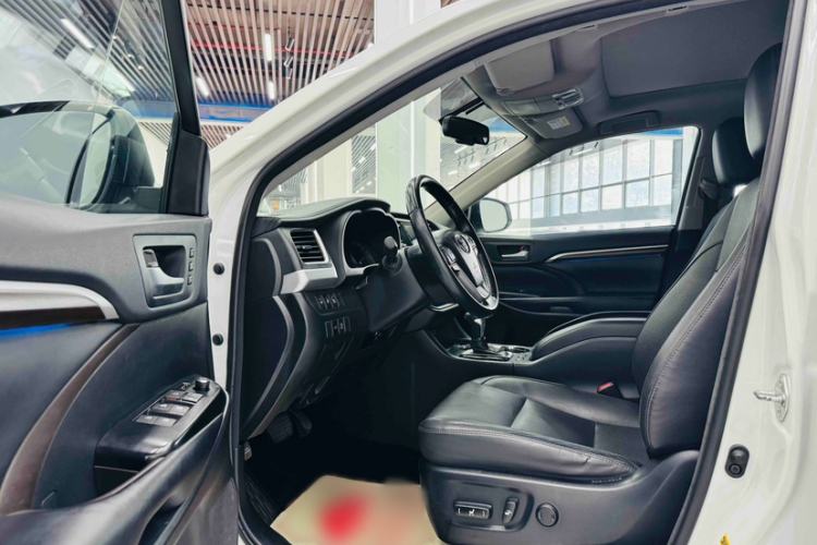 Used Toyota Highlander 2017 2.0T Four-Wheel Drive Ultimate Edition 7 Seats Interior 1