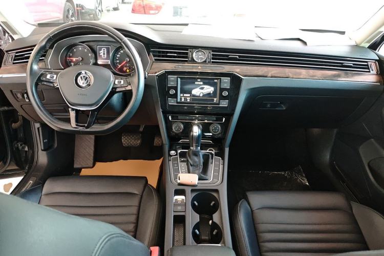 Used Volkswagen Magotan 2019 330TSI DSG Leading Model China VI Standard
