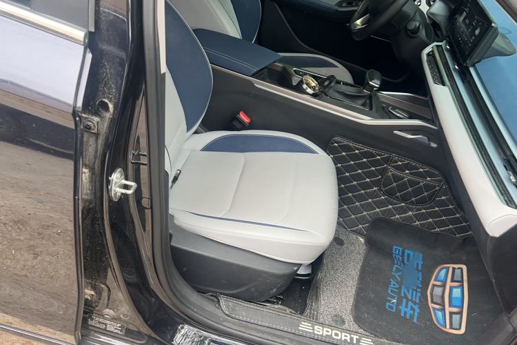 Used Geely Auto Emgrand 2022 4th Generation 1.5L CVT Flagship Model
