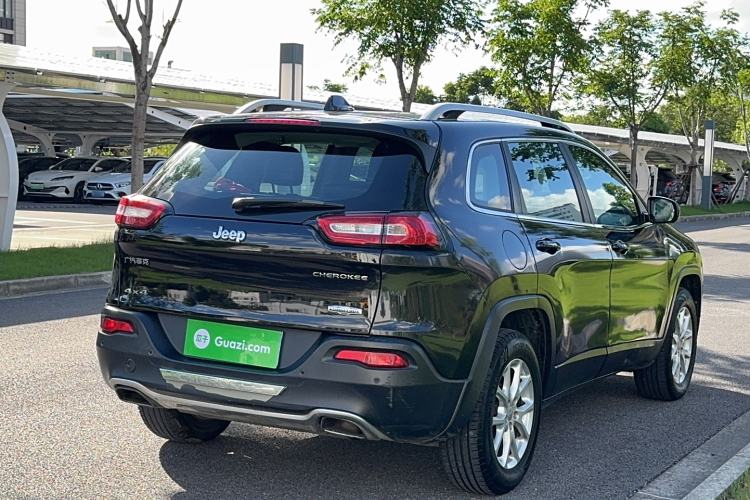 Used Jeep Cherokee 2016 2.4L Professional Edition