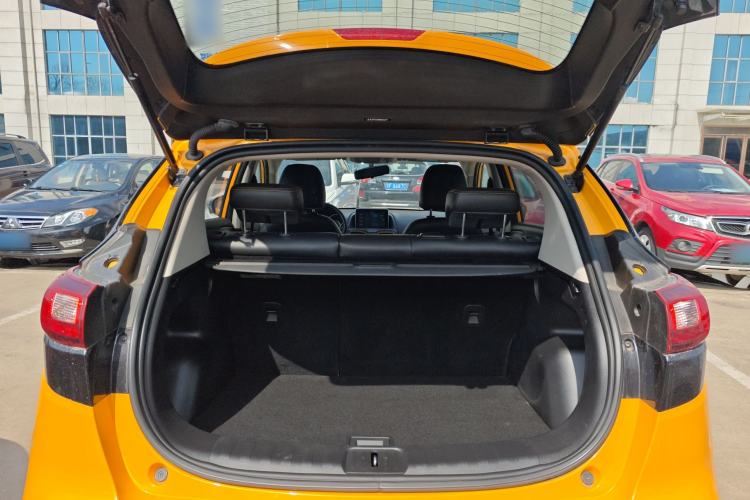 Used Dongfeng Aeolus AX4 2017 1.6L DCT Trendy Style
