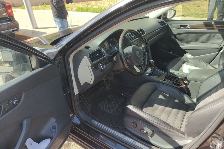 Used Volkswagen Passat 2014 1.8TSI DSG Ultimate Edition Driver Seat