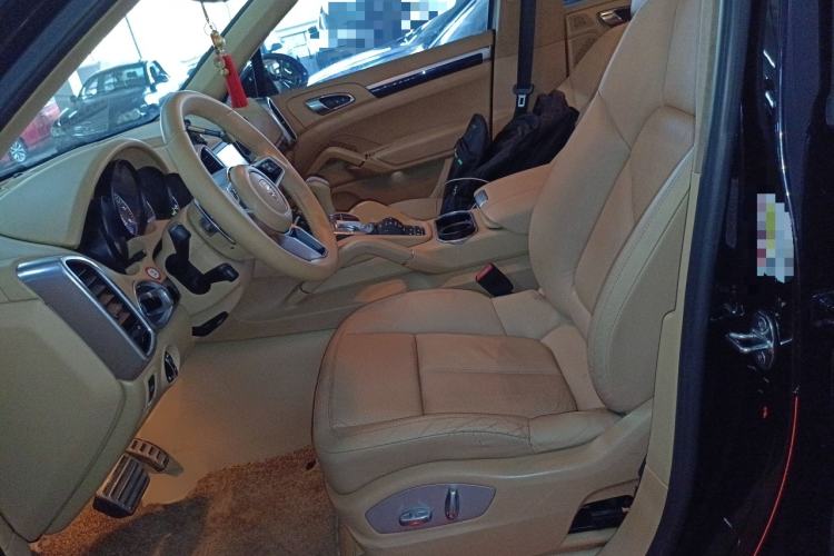 Used Porsche Cayenne E-Hybrid 2015 Cayenne S E-Hybrid 3.0T Left Front Seat