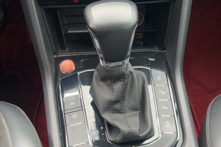 Used Volkswagen Tiguan L 2019 330TSI Automatic Two-Wheel Drive Smart Luxury Version China V Emission Standard