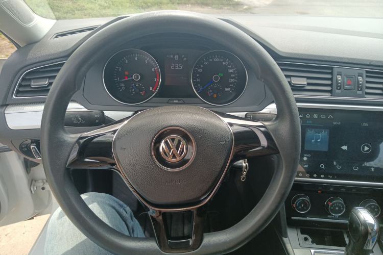 Used Volkswagen Lamando 2018 230TSI DSG Fashion Edition Steering Wheel