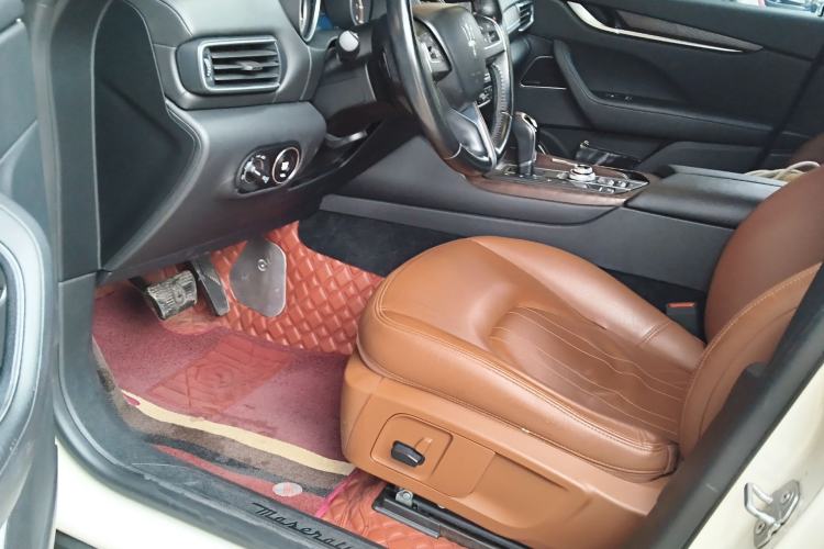 Used Maserati Levante 2016 3.0T Standard Edition Driver Seat