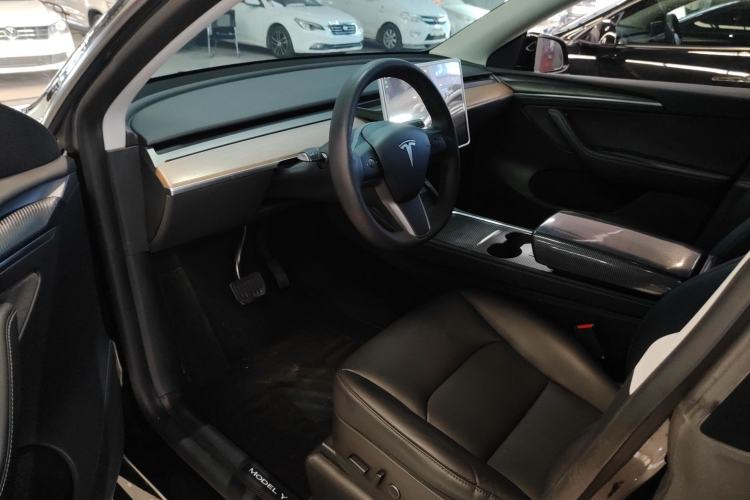 Used Tesla Model Y 2022 Rear-Wheel-Drive Version
